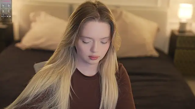 Snapshot of Cassy-Celestial_ chatting on 10/23/25, 04:12 Cassy-Celestial online show from 10/23/25, 04:12