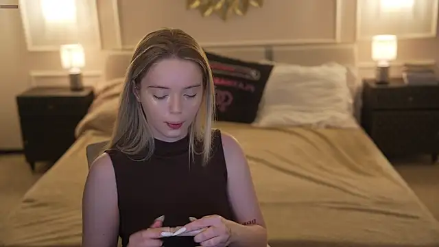 Snapshot of Cassy-Celestial_ chatting on 11/09/25, 08:56 Cassy-Celestial online show from 11/09/25, 08:56