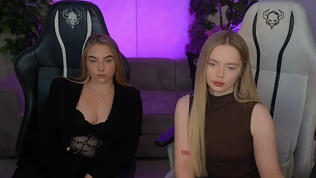 Snapshot of Cassy-Celestial_ chatting on 11/14/25, 08:46 Cassy-Celestial online show from 11/14/25, 08:46