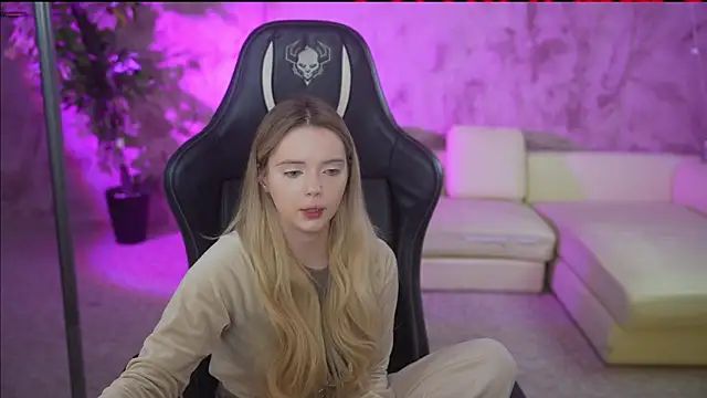 Snapshot of Cassy-Celestial_ chatting on 11/24/25, 06:02 Cassy-Celestial online show from 11/24/25, 06:02