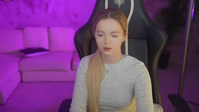 Snapshot of Cassy-Celestial_ chatting on 12/01/25, 08:52 Cassy-Celestial online show from 12/01/25, 08:52