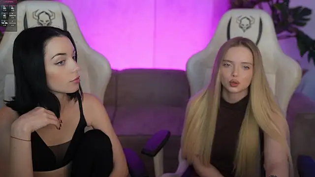 Snapshot of Cassy-Celestial_ chatting on 12/17/25, 11:38 Cassy-Celestial online show from 12/17/25, 11:38