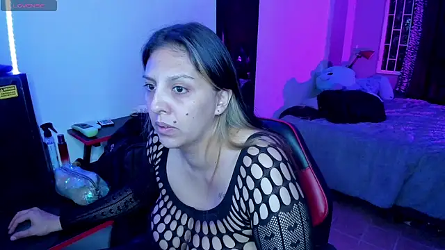 Snapshot of MIABOOBS__ chatting on 10/10/25, 04:11 MIABOOBS online show from 10/10/25, 04:11