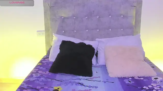 aurora rodriguez online show from 03/09/25, 11:36