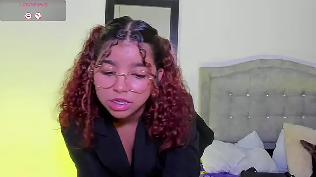 aurora rodriguez online show from 03/16/25, 06:53