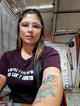 Juliietha servas online show from 01/16/25, 03:02