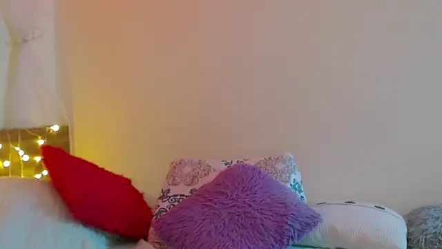 Juliietha servas online show from 03/04/25, 01:23