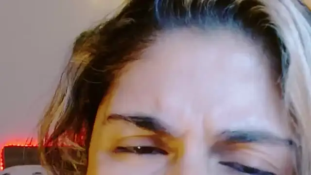 Snapshot of Juliietha_servas chatting on 01/17/26, 01:21 Juliietha servas online show from 01/17/26, 01:21