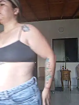 Juliietha servas online show from 04/14/26, 05:52