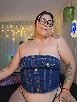 Juliietha servas online show from 06/11/26, 12:32