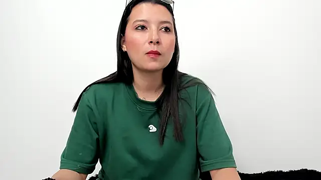 cami-01 online show from 10/30/25, 08:42