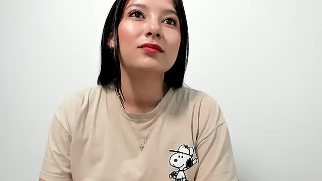 cami-01 online show from 11/28/25, 08:44