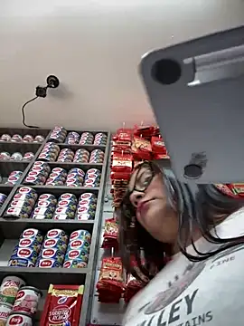 Snapshot of Sol_biglips chatting on 12/06/24, 02:28 Sol biglips online show from 12/06/24, 02:28