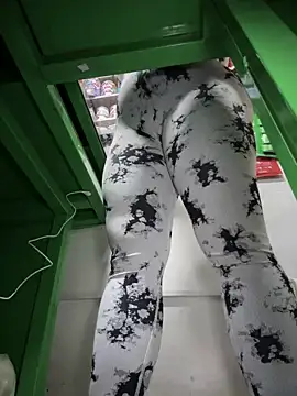 Snapshot of Sol_biglips chatting on 01/11/25, 10:18 Sol biglips online show from 01/11/25, 10:18