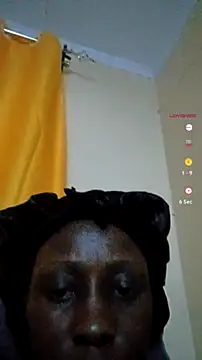 Snapshot of black_sexy_queen chatting on 07/08/26, 07:18 black sexy queen online show from 07/08/26, 07:18