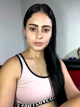 Snapshot of Azuna25 chatting on 10/19/25, 05:02 Azuna25 online show from 10/19/25, 05:02