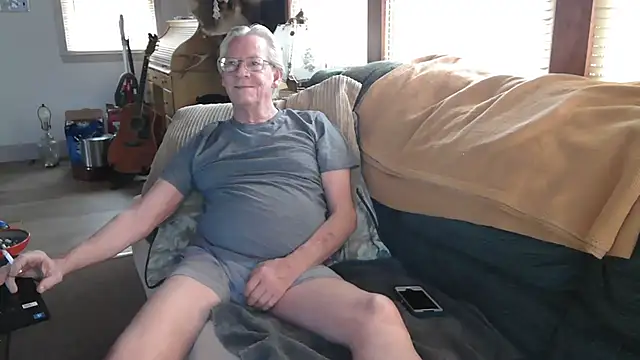 Snapshot of Bramro409 chatting on 02/16/26, 03:30 Bramro409 online show from 02/16/26, 03:30