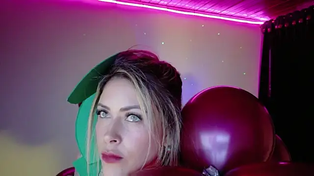 Natalia Montoya online show from 10/26/25, 01:00