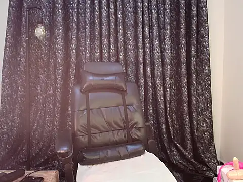 Snapshot of ebony_shilly3 chatting on 09/29/25, 11:09 ebony shilly3 online show from 09/29/25, 11:09