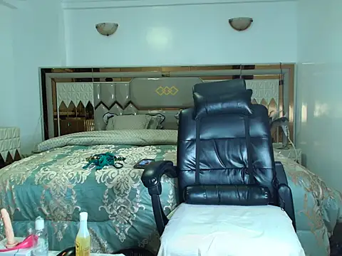 Snapshot of ebony_shilly3 chatting on 11/10/25, 11:15 ebony shilly3 online show from 11/10/25, 11:15