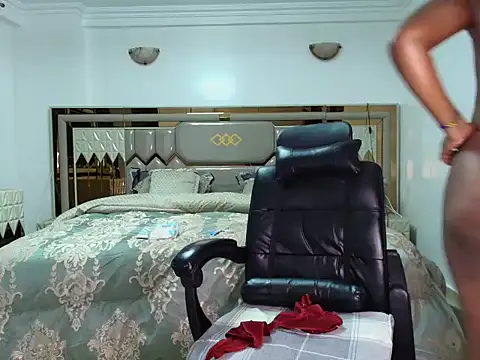 Snapshot of ebony_shilly3 chatting on 11/15/25, 11:32 ebony shilly3 online show from 11/15/25, 11:32