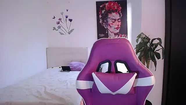 esmeraldaa230 online show from 03/03/26, 06:58