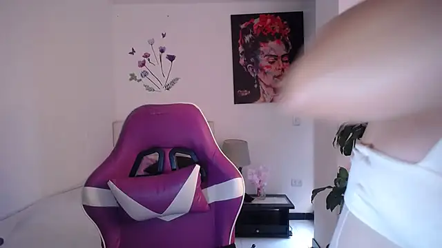 esmeraldaa230 online show from 03/30/26, 09:05