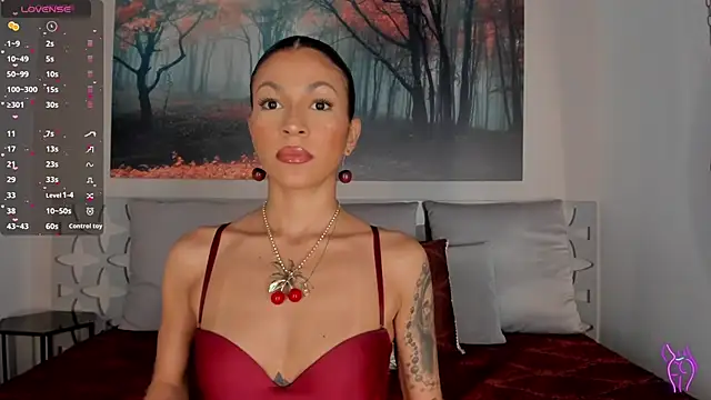 LunaRuso online show from 02/12/25, 08:29