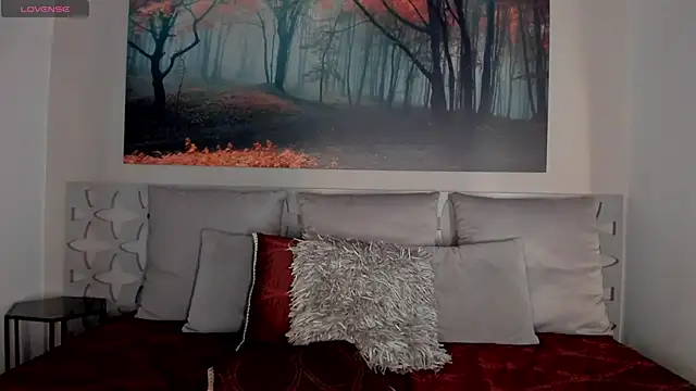 LunaRuso online show from 02/14/25, 11:09