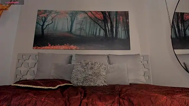 LunaRuso online show from 02/18/25, 10:58