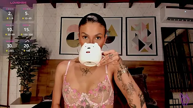 LunaRuso online show from 09/17/25, 07:59