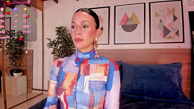 LunaRuso online show from 02/11/26, 07:41