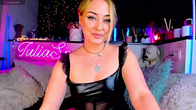  JuliaSpace  online show from 01/11/25, 05:07