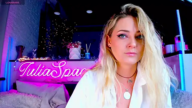  JuliaSpace  online show from 01/19/25, 04:57