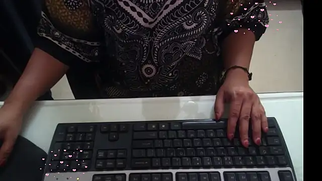 Arushisingh8888 online show from 04/17/26, 11:46