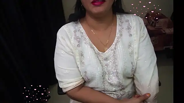 Snapshot of Arushisingh8888 chatting on 07/24/26, 03:21 Arushisingh8888 online show from 07/24/26, 03:21