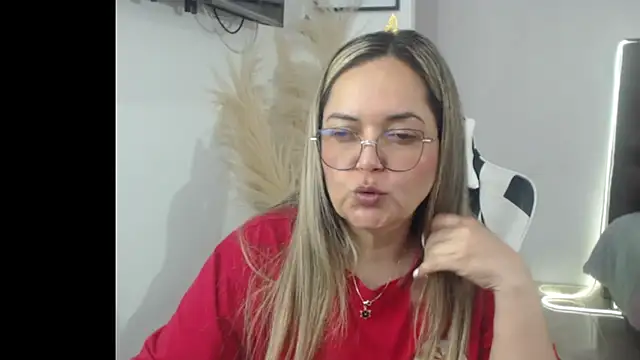 Snapshot of samy_vsn chatting on 01/10/26, 06:42 samy vsn online show from 01/10/26, 06:42