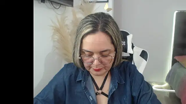 Snapshot of samy_vsn chatting on 01/12/26, 09:09 samy vsn online show from 01/12/26, 09:09