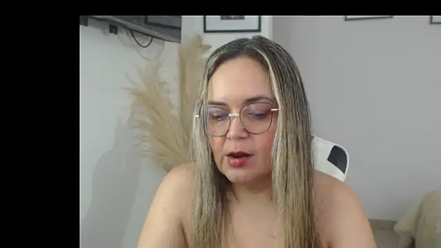 Snapshot of samy_vsn chatting on 01/16/26, 06:56 samy vsn online show from 01/16/26, 06:56