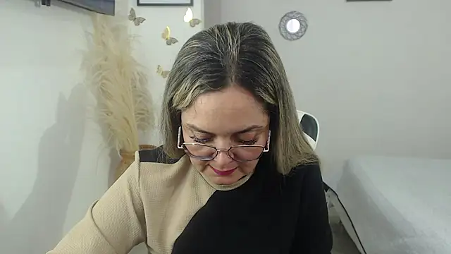 Snapshot of samy_vsn chatting on 02/17/26, 04:13 samy vsn online show from 02/17/26, 04:13