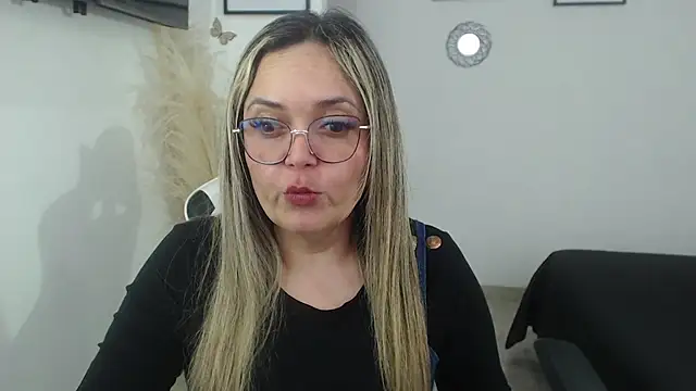 Snapshot of samy_vsn chatting on 02/24/26, 07:01 samy vsn online show from 02/24/26, 07:01