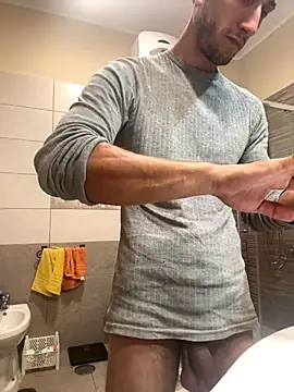 Gionnytav online show from 10/29/25, 04:20