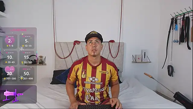 Liana Asaff online show from 12/16/25, 06:02