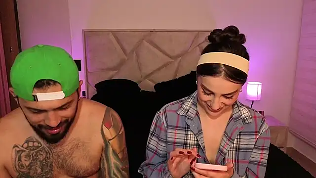 Snapshot of teseo_and_afroditha_ chatting on 05/08/26, 04:51 teseo and afroditha online show from 05/08/26, 04:51
