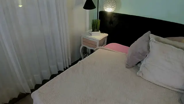 Snapshot of EvaaStevens chatting on 09/19/25, 11:55 EvaaStevens online show from 09/19/25, 11:55