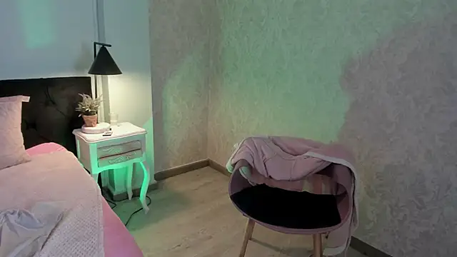 Snapshot of EvaaStevens chatting on 10/01/25, 12:22 EvaaStevens online show from 10/01/25, 12:22