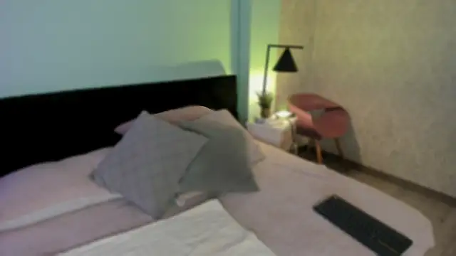 Snapshot of EvaaStevens chatting on 10/25/25, 12:56 EvaaStevens online show from 10/25/25, 12:56