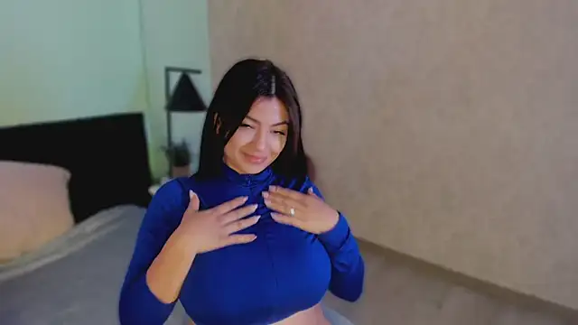 Snapshot of EvaaStevens chatting on 11/18/25, 12:31 EvaaStevens online show from 11/18/25, 12:31