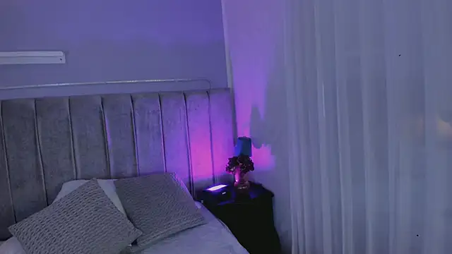 Snapshot of EvaaStevens chatting on 11/22/25, 01:21 EvaaStevens online show from 11/22/25, 01:21