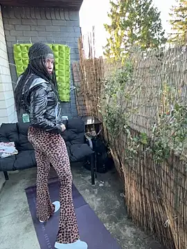 Shantel-Olivia online show from 12/15/25, 08:40